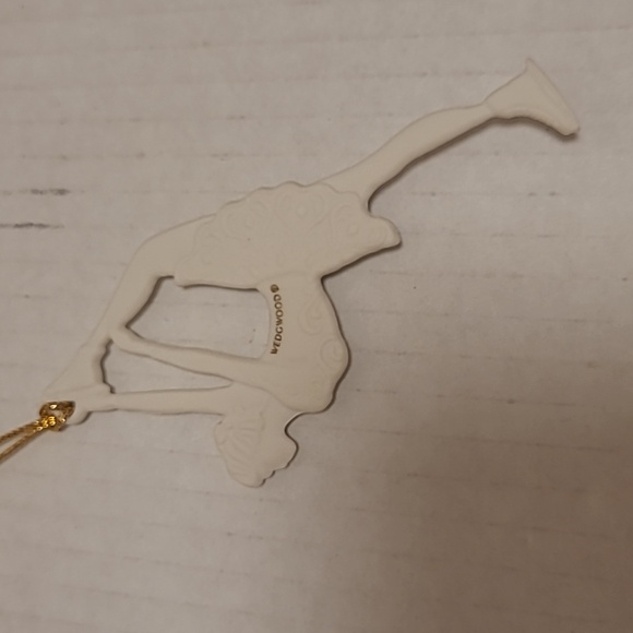 Vintage Wedgwood White Jasper Figure Skater Christmas Ornament in Original Box - Picture 13 of 16